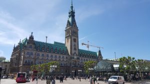 Hamburger Rathaus. Hausverwaltung und Immobilienmakler Axel Schneider Immobilien