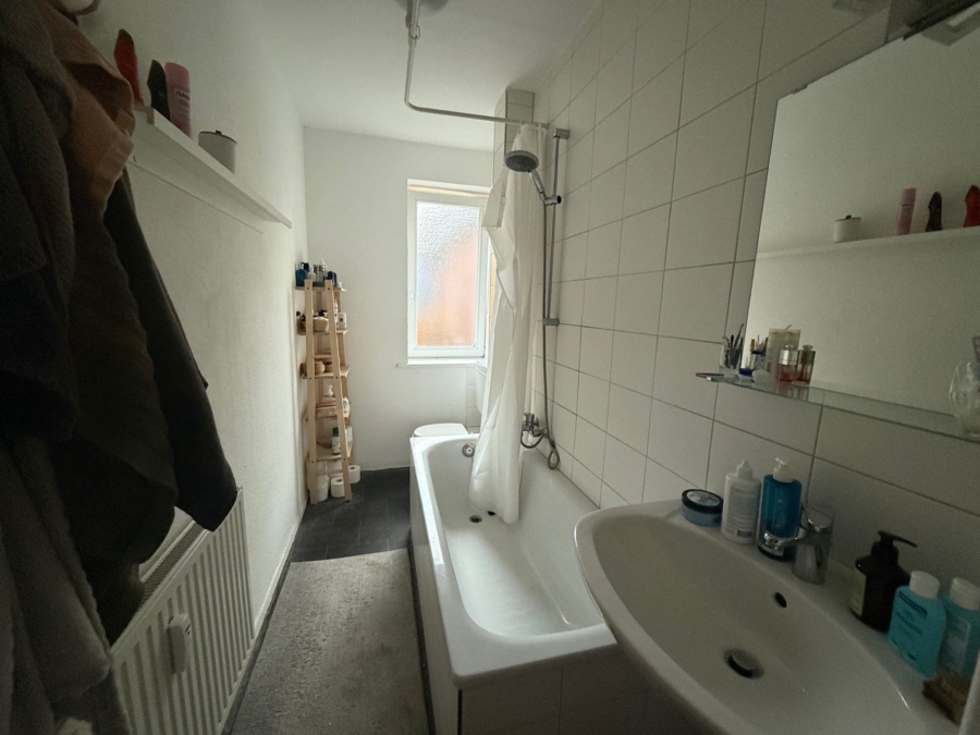 Vollbad - 2-Zimmer-Wohnung mit Nähe zur City-Nord und Alsterlauf