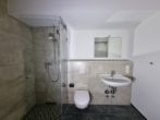 Badezimmer mit Dusche