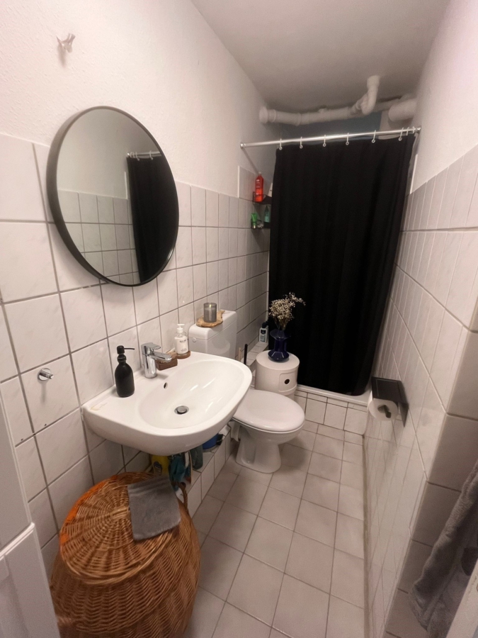 Badezimmer mit Dusche - Schöne 2-Zimmer-Wohnung in Uhlenhorst