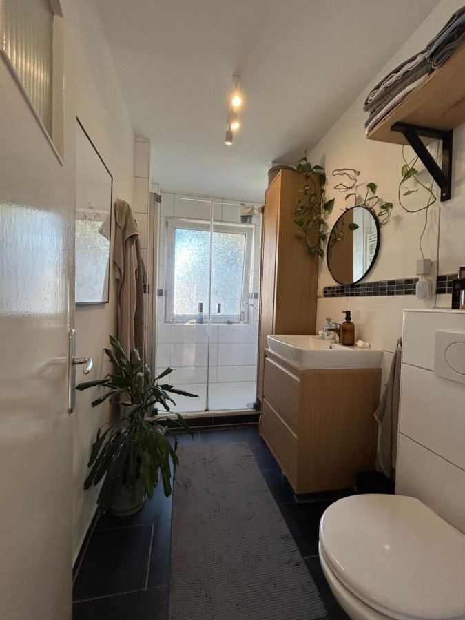 Modernes Badezimmer