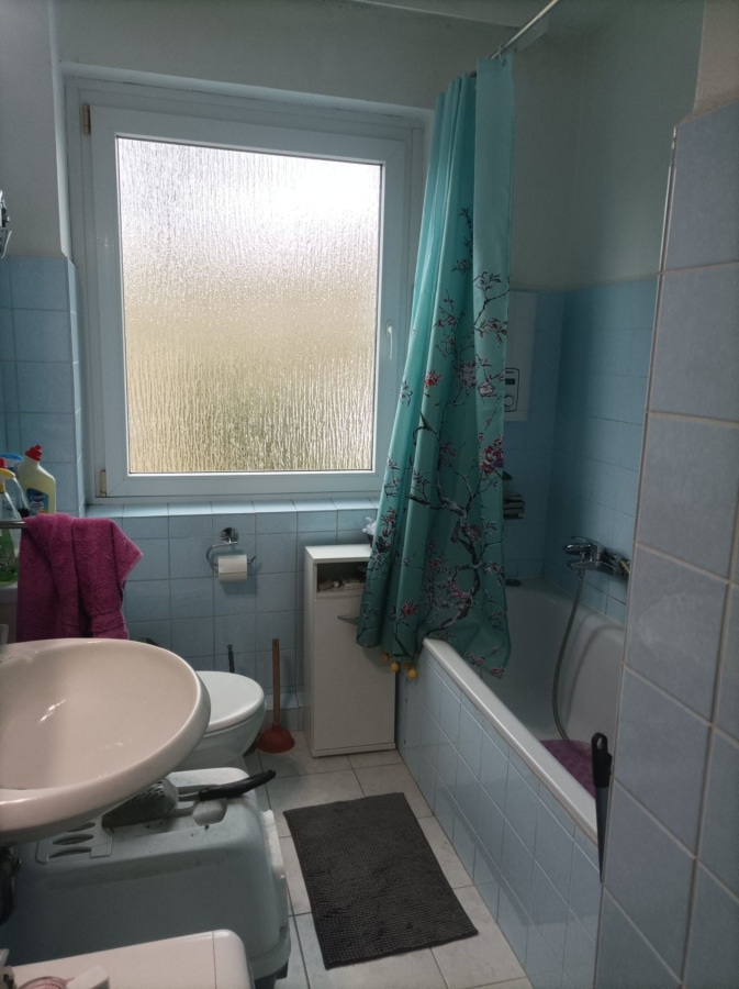 Bad - Helle 2-Zimmer-Wohnung mit 2 Balkonen in Reinbek