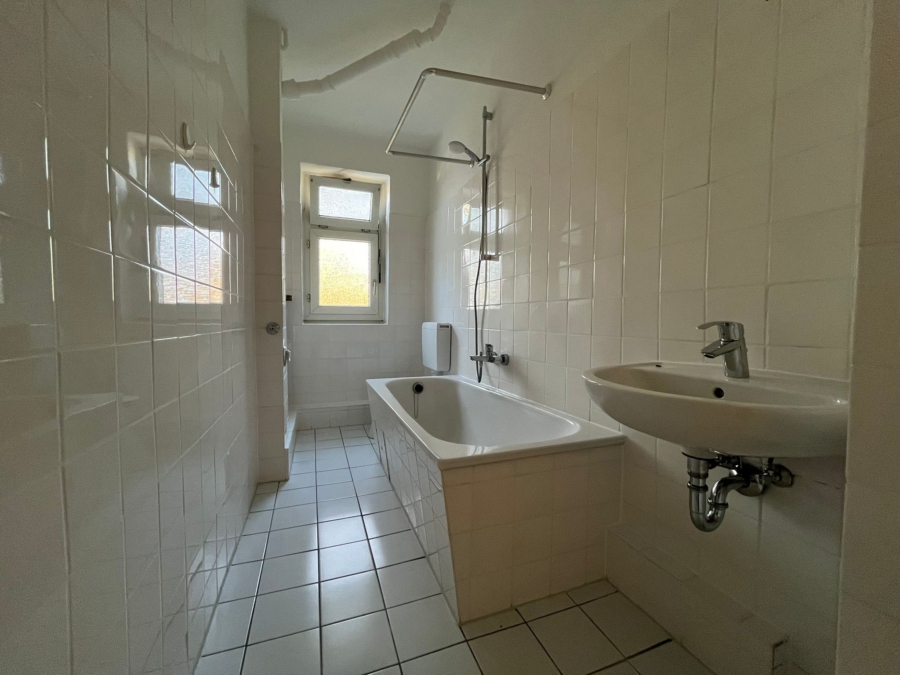 Badezimmer - 3-Zimmer-Wohnung mit Balkon an der Rennbahnstraße