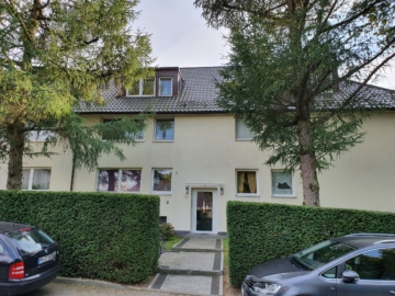 Schöne 2-Zimmer-Wohnung mit Balkon in Bramfeld, 22177 Hamburg, Dachgeschosswohnung