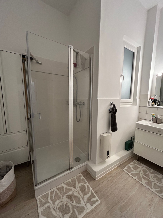 Duschbad - 2-Zimmer-Wohnung mit Balkon in Uhlenhorst