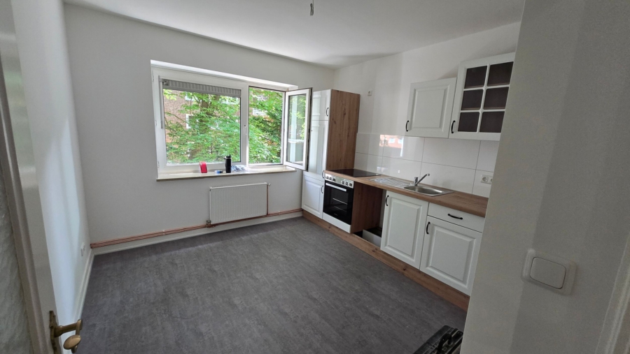 Küche - Vollständig sanierte 2-Zimmer-Wohnung mit Balkon in ruhige Lage zum Eilbekkanal