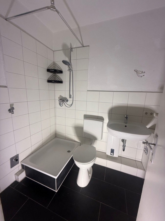 Duschbad - 3-Zimmer-Wohnung mit Balkon am Berliner Tor