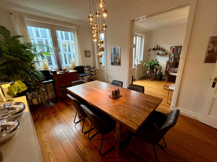 Esszimmer - Schöne 3 -Zimmer-Altbauwohnung in Winterhude