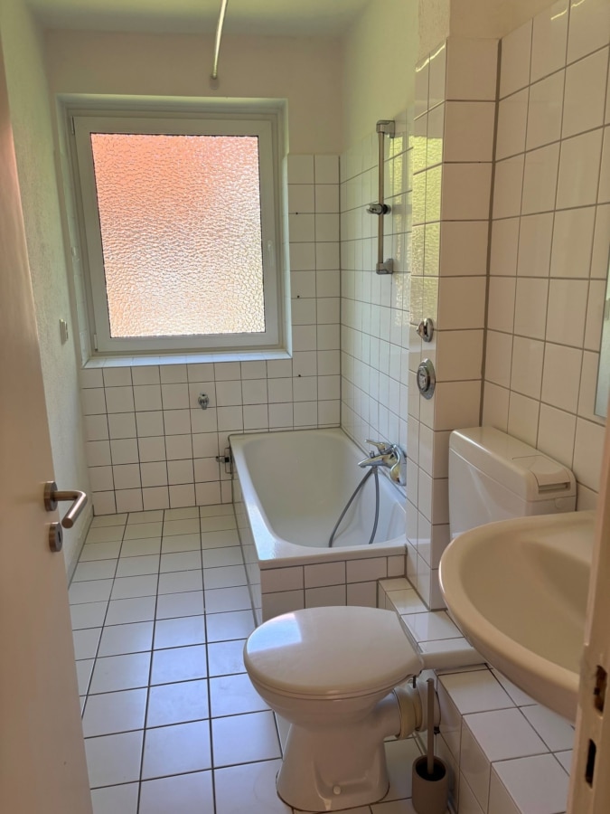Badezimmer - Schöne 3-Zimmer- Wohnung mit Balkon in Langenhorn