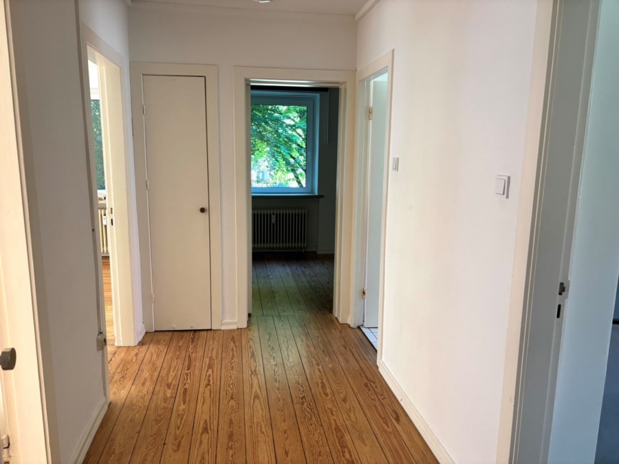 Flur - Schöne 3-Zimmer- Wohnung mit Balkon in Langenhorn