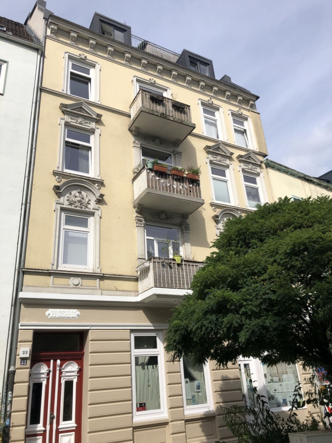 Kleines Mehrfamilienhaus in Hamburg Altona am Klopstockplatz - Hausansicht
