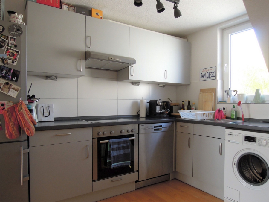 Kleines Mehrfamilienhaus in Hamburg Altona am Klopstockplatz - Küchenzeile der DG Wohnung