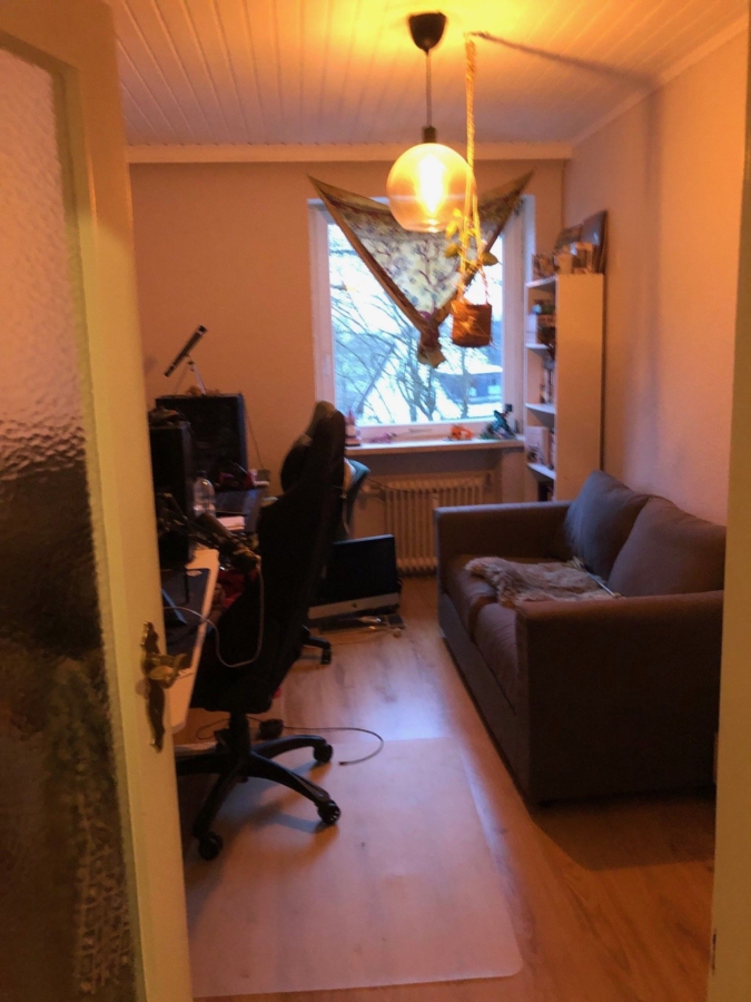 Zimmer - 3,5-Zimmer-Wohnung mit Balkon in Langenhorn